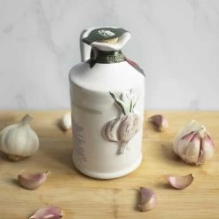 Galantino Puglian Olive Oil With Garlic In Terracotta Bottle 250ml -Kitchen Serie Store 2048px 0003 GT0012 lifestyle garlic olive oil squoosh