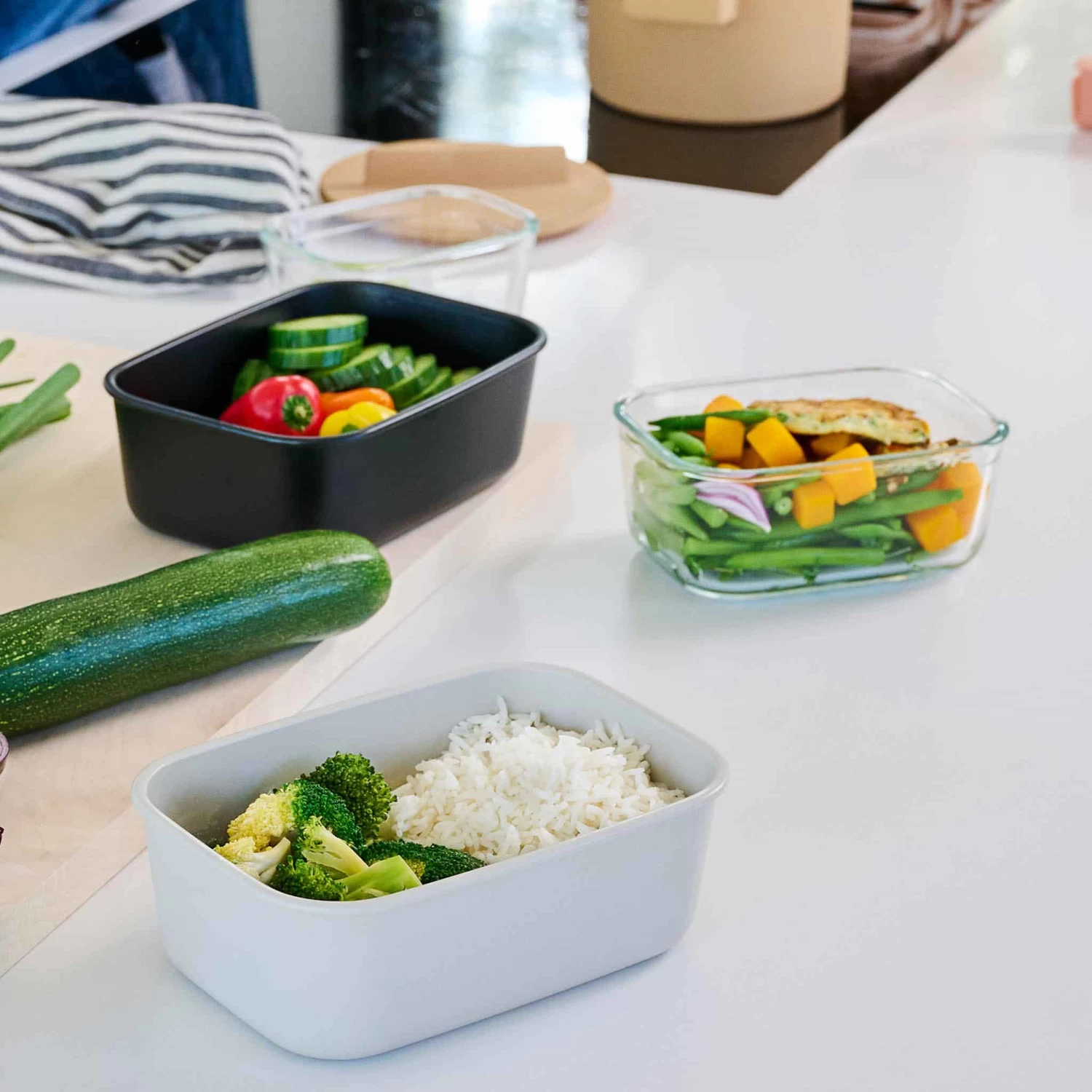 Mepal Easyclip Glass Food Storage Box, 2250ml, Nordic Sage 4 Mepal Easyclip Glass Food Storage Box, 2250ml, Nordic Sage - Image 2