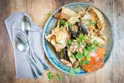 Chouseki Blue Gold Plate 28.5cm Dia X 3.5cm -Kitchen Serie Store chouseki blue gold plate kampot pepper crab above