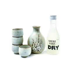 Deluxe Sakura Sake Set With Sake