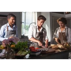 Dutchdeluxes Canvas BBQ Apron In Washed Grey -Kitchen Serie Store dutch deluxes bbq style apron lifestyle f2a0a838 adb1 4370 9244 a252c9f7d67a