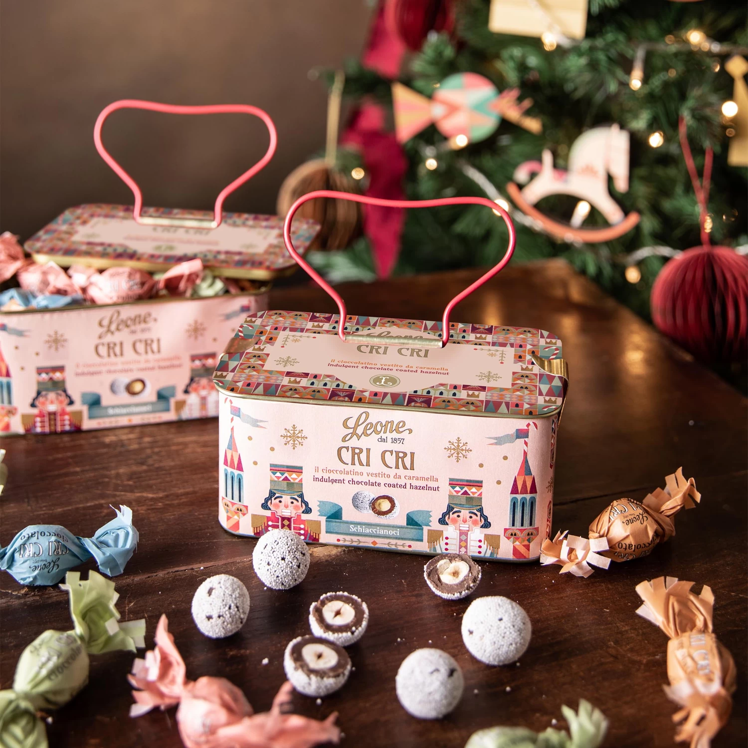 Leone Cri Cri "The Nutcracker" Chocolate Casket, 130g 5 Leone Cri Cri "The Nutcracker" Chocolate Casket, 130g - Image 3