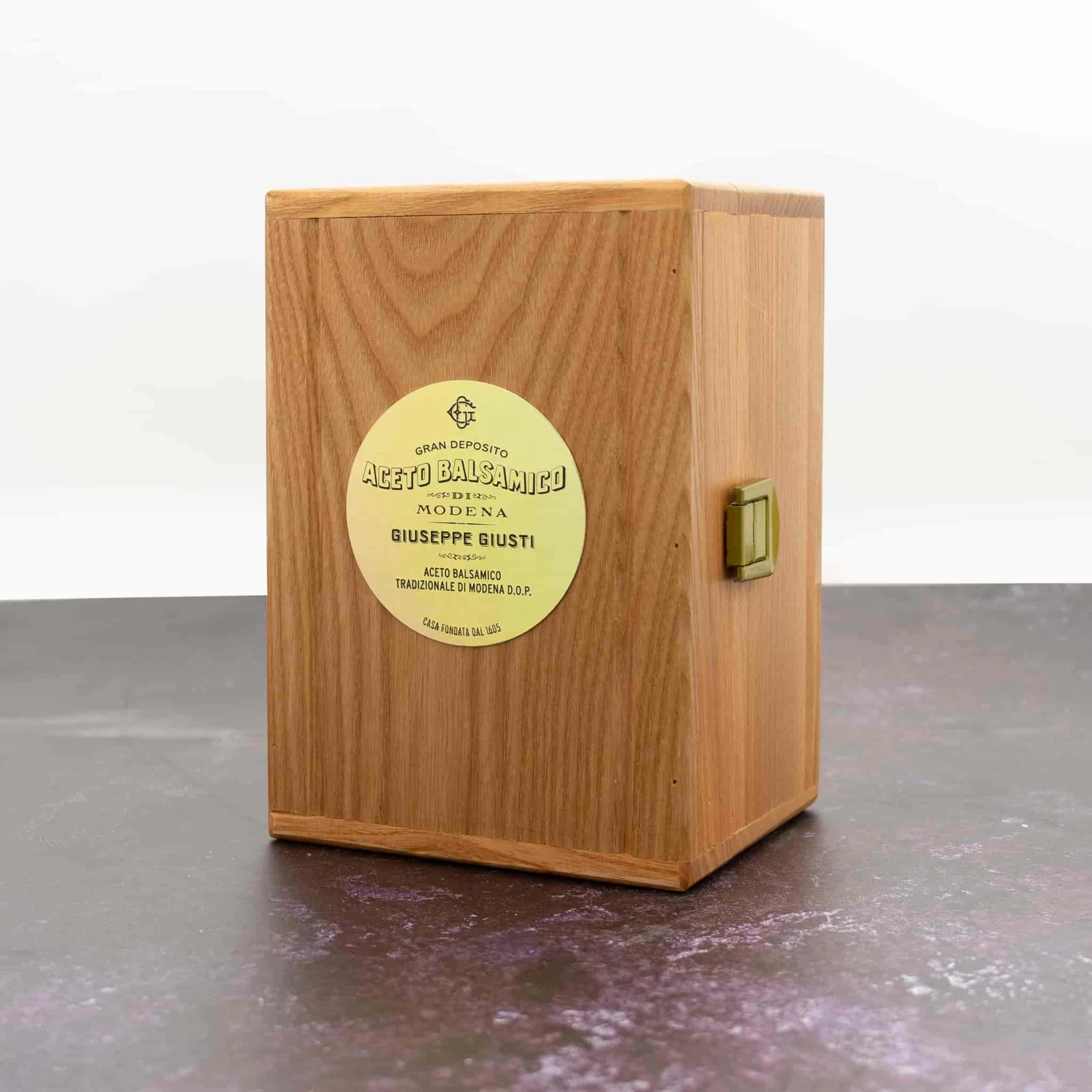 Giuseppe Giusti Balsamic Vinegar Of Modena DOP - Extravecchio 25 Year Aged 4 Giuseppe Giusti Balsamic Vinegar Of Modena DOP - Extravecchio 25 Year Aged - Image 2